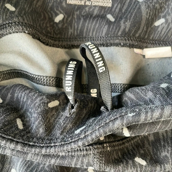 Nike Dri-Fit black with white leggings with reflectors size xs - Picture 7 of 12